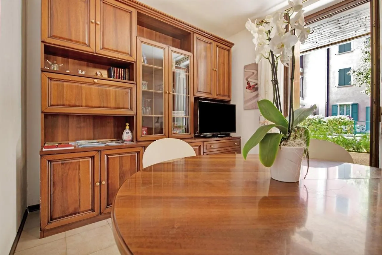 Apartment La Gemma Sul Lago Campione del Garda