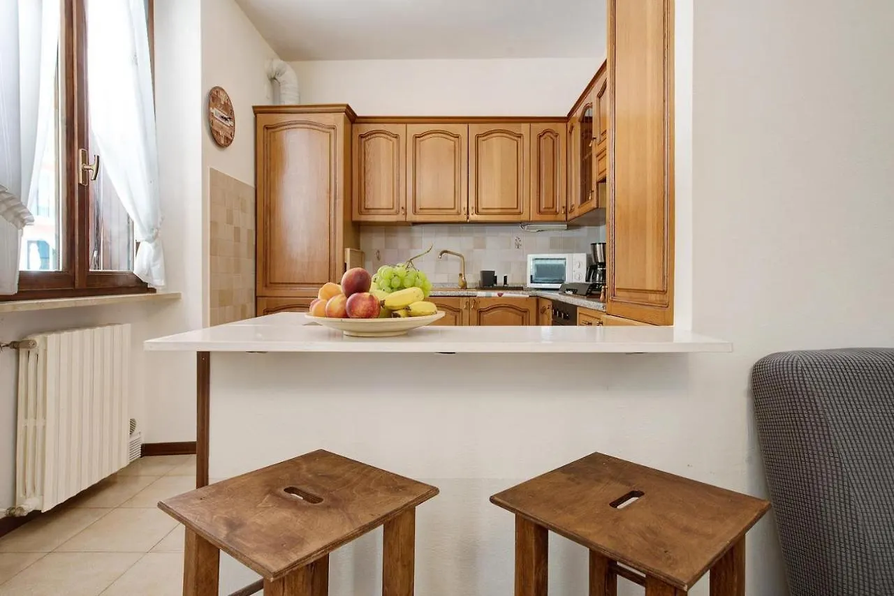 Apartment La Gemma Sul Lago Campione del Garda Italien